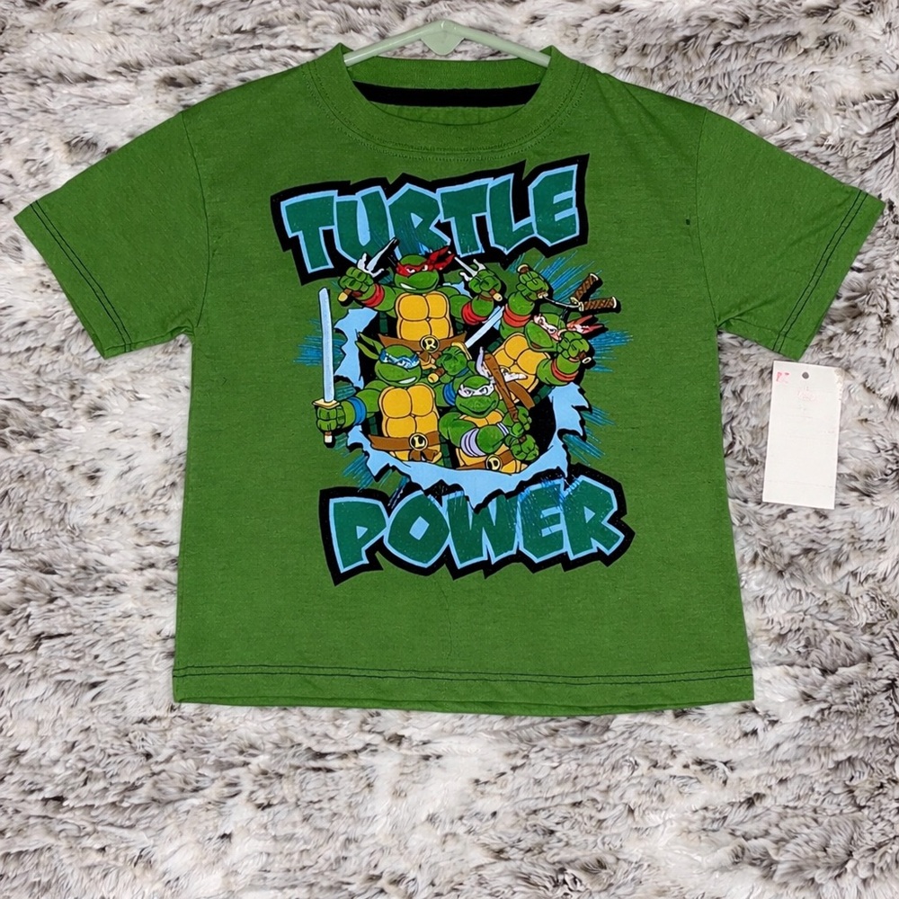 NWT Nickelodeon Green Ninja Turtle Tshirt Size 2T ✨ Add to any bundle for $5